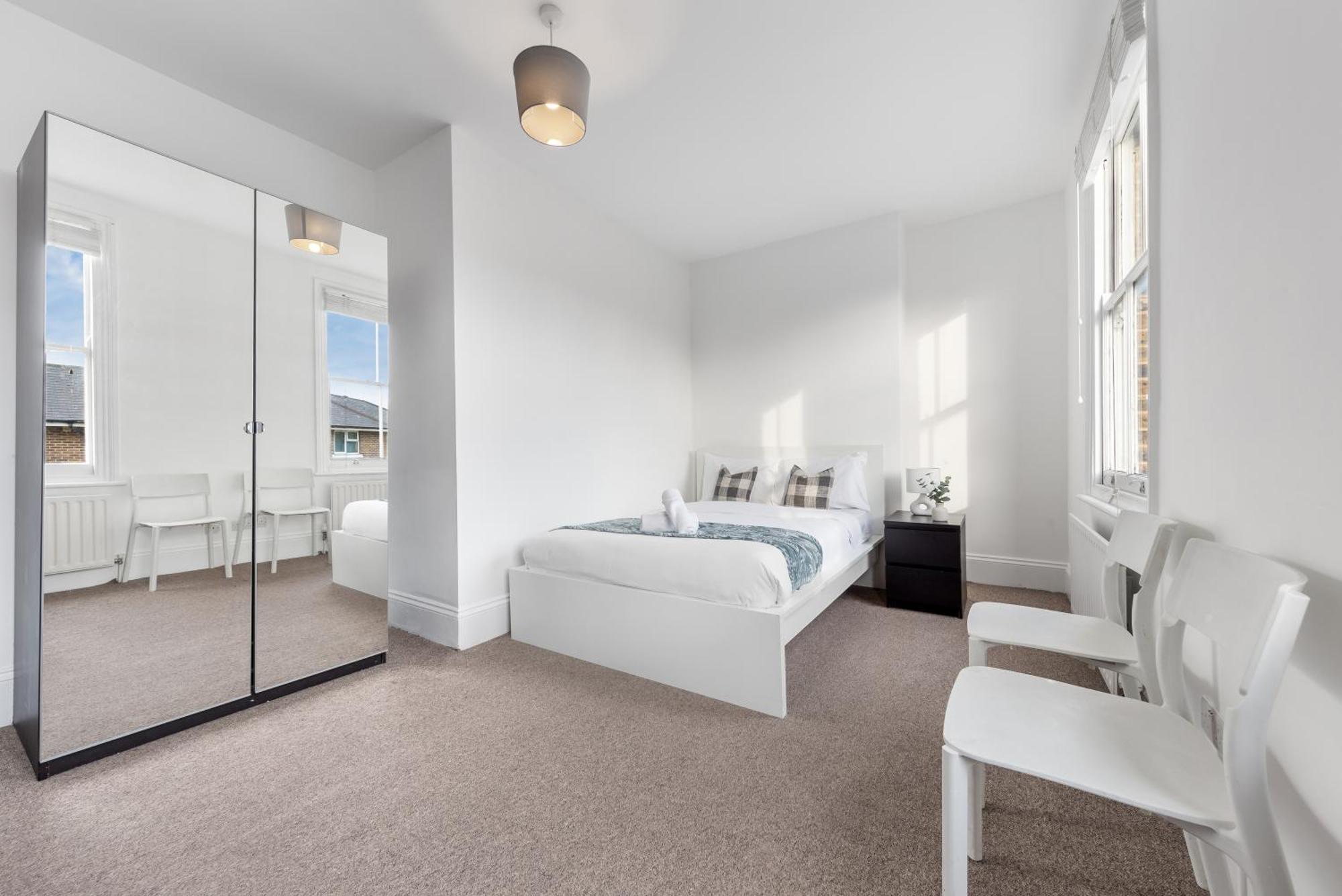 Luxury 4 Bedroom Flat With Stunning Shard View From Terrace In Central London! Next To Station, Sleeps 9 Экстерьер фото