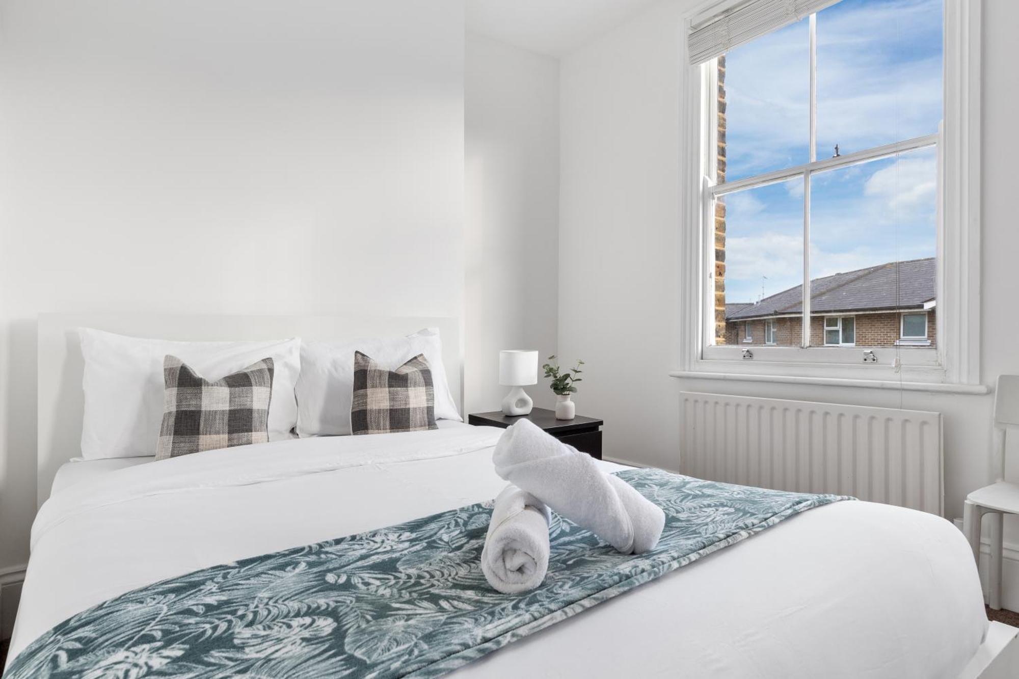 Luxury 4 Bedroom Flat With Stunning Shard View From Terrace In Central London! Next To Station, Sleeps 9 Экстерьер фото