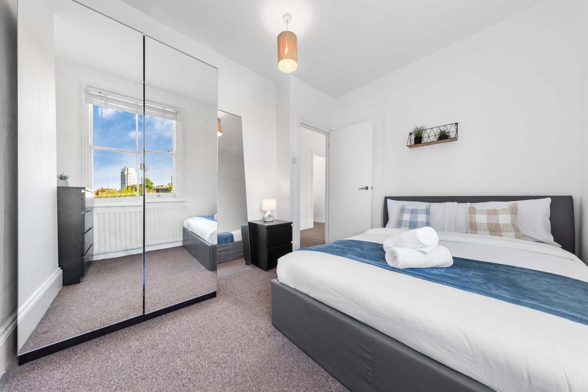 Luxury 4 Bedroom Flat With Stunning Shard View From Terrace In Central London! Next To Station, Sleeps 9 Экстерьер фото