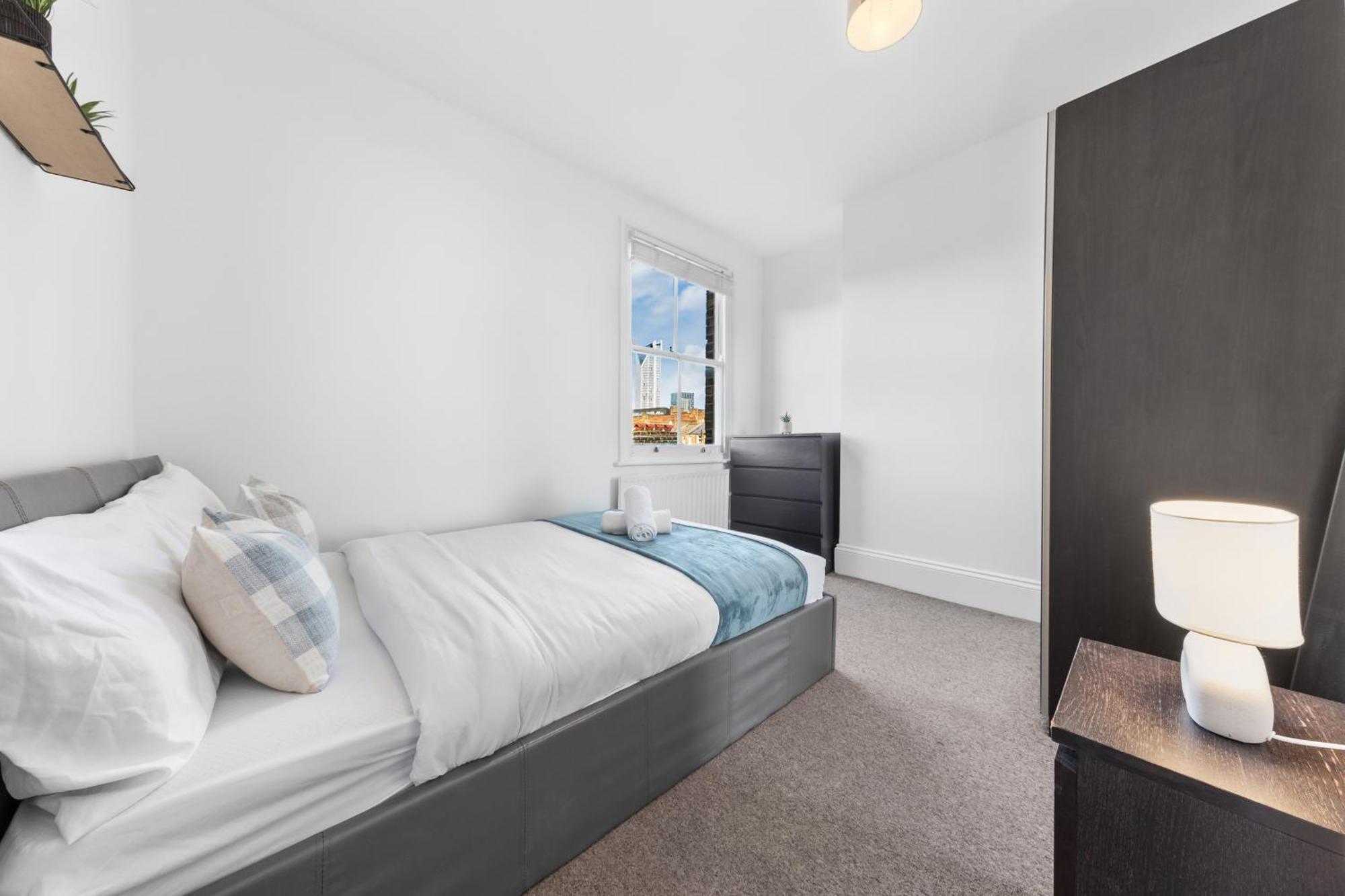 Luxury 4 Bedroom Flat With Stunning Shard View From Terrace In Central London! Next To Station, Sleeps 9 Экстерьер фото