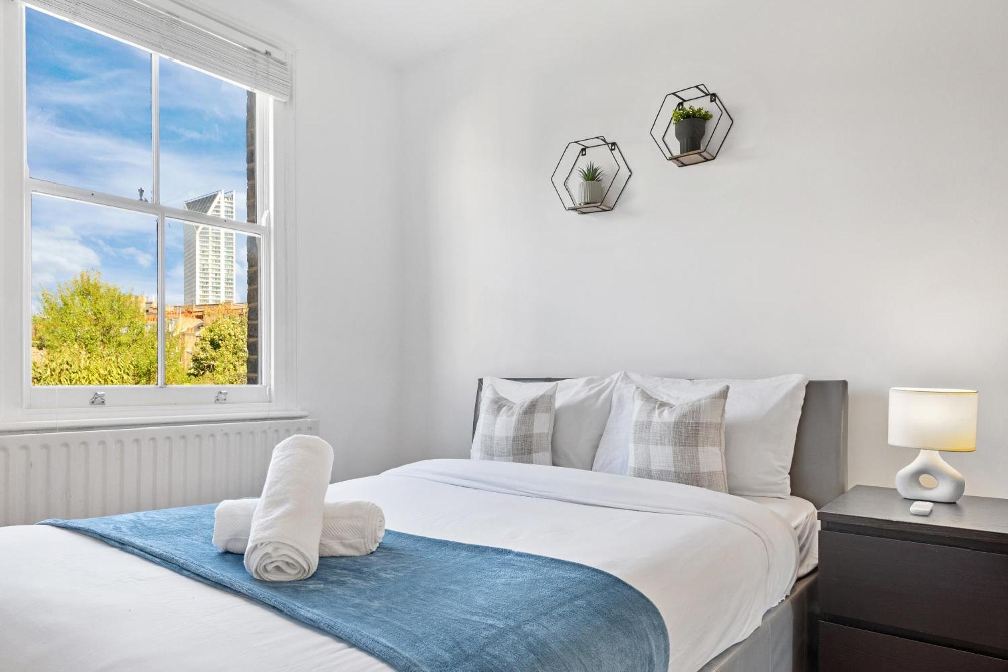 Luxury 4 Bedroom Flat With Stunning Shard View From Terrace In Central London! Next To Station, Sleeps 9 Экстерьер фото