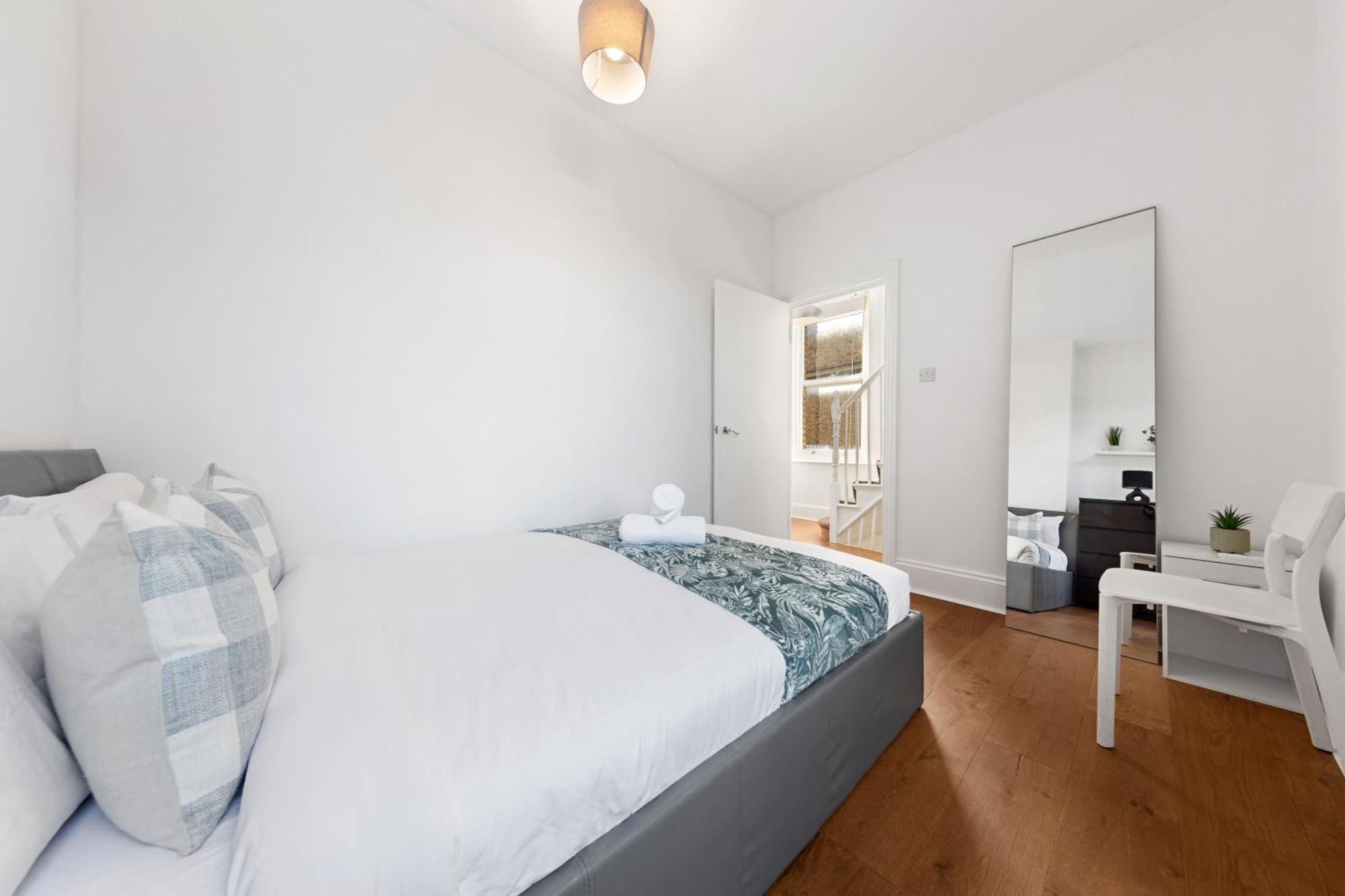 Luxury 4 Bedroom Flat With Stunning Shard View From Terrace In Central London! Next To Station, Sleeps 9 Экстерьер фото