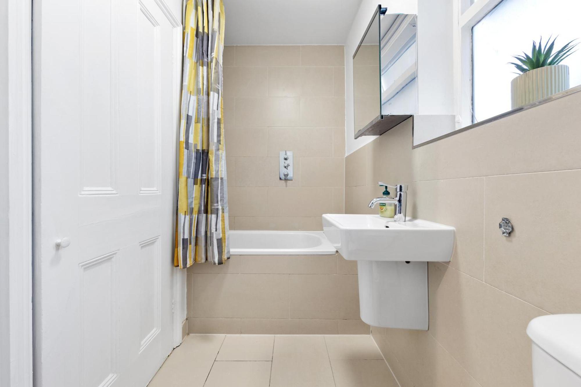 Luxury 4 Bedroom Flat With Stunning Shard View From Terrace In Central London! Next To Station, Sleeps 9 Экстерьер фото