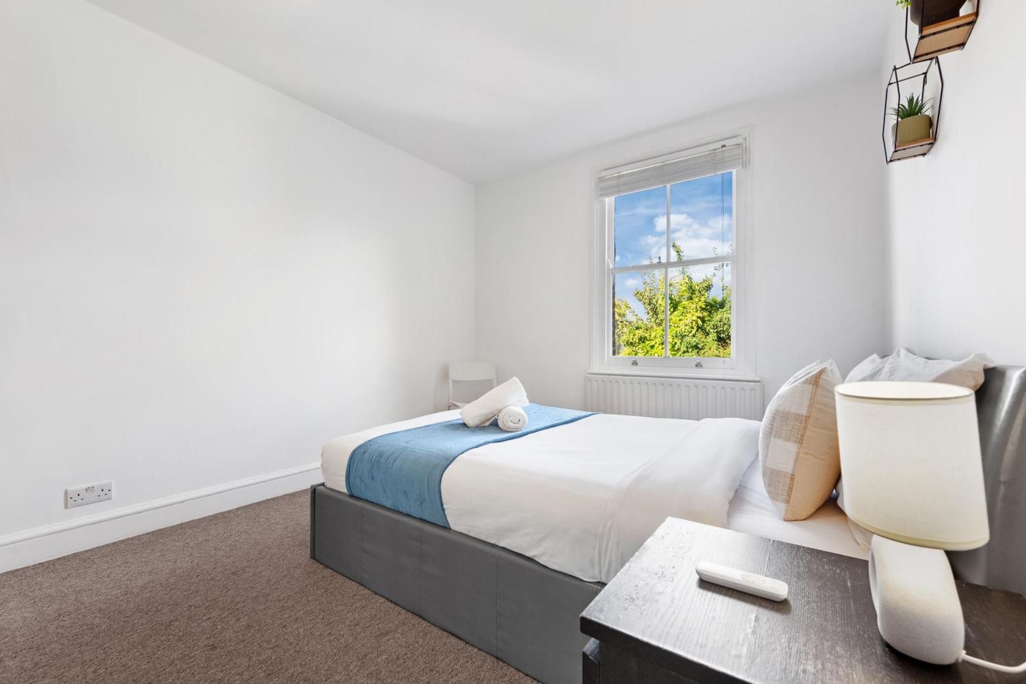 Luxury 4 Bedroom Flat With Stunning Shard View From Terrace In Central London! Next To Station, Sleeps 9 Экстерьер фото